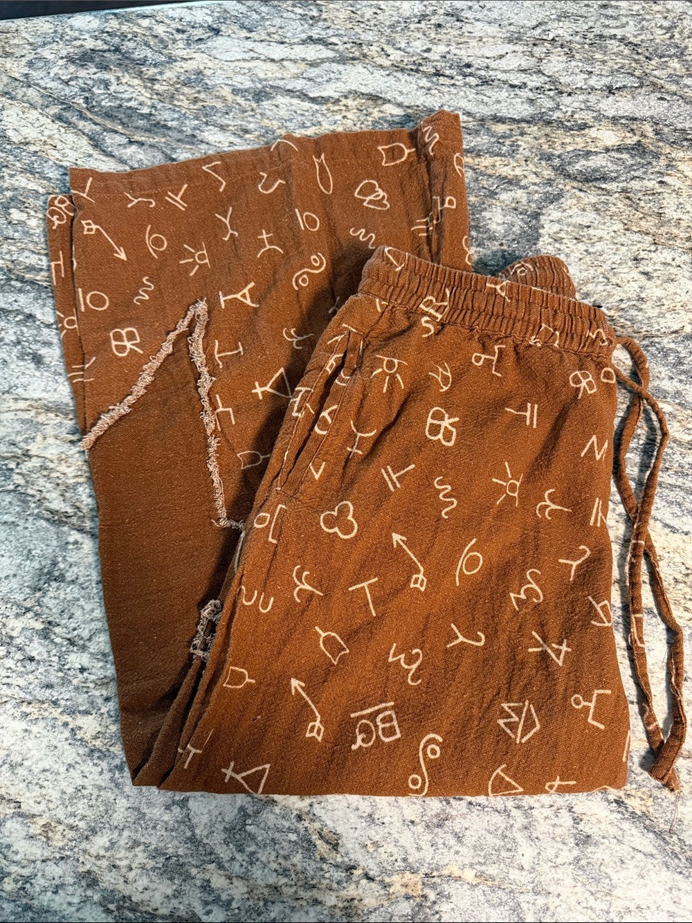 Women’s Branded Brown Graphic Drawstring Lounge Pants